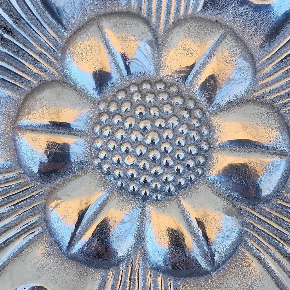 WILTON ARMETALE ACANTHUS BOWL - Picture 3 of 9